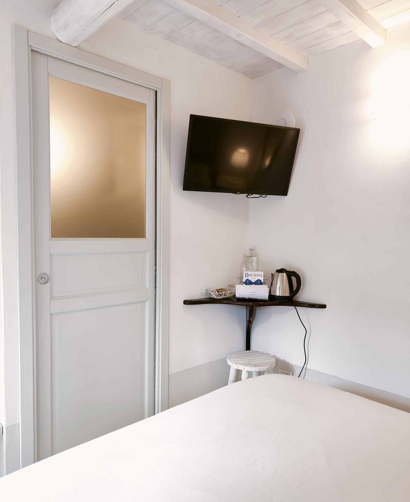 Il Cortiletto - Suites & Apartments ピストイア エクステリア 写真